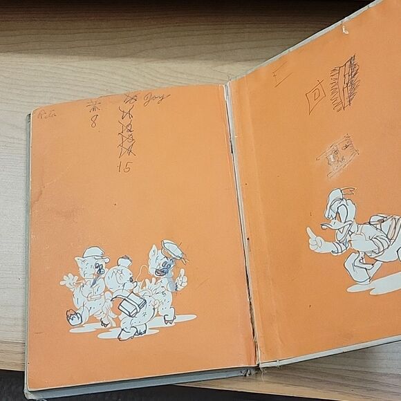 3 Disney plush toys and 1939 School Days in Disney Villegas book - Picture 10 of 10